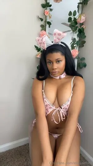 Elleseefree OnlyFans Leaked Free Thumbnail Picture - #kldATqasvH