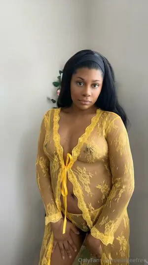 Elleseefree OnlyFans Leaked Free Thumbnail Picture - #kxS0e0HBn0