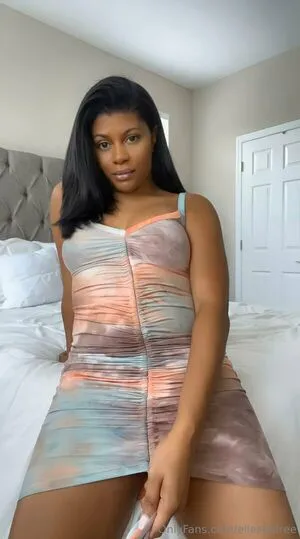 Elleseefree OnlyFans Leaked Free Thumbnail Picture - #mgiFsx2p0t