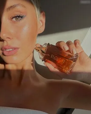 Elli H OnlyFans Leaked Free Thumbnail Picture - #i0sVnwlkp3