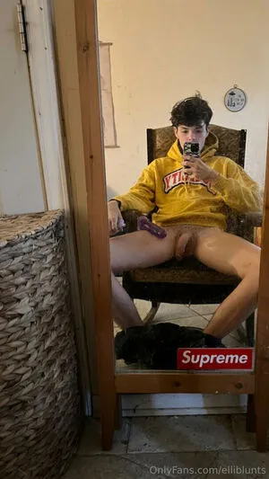 Elliblunts OnlyFans Leaked Free Thumbnail Picture - #2lyD5WT9t1