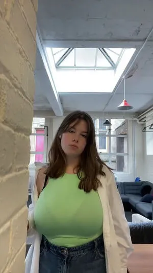 Ellie B OnlyFans Leaked Free Thumbnail Picture - #cLB2Gc0Czn