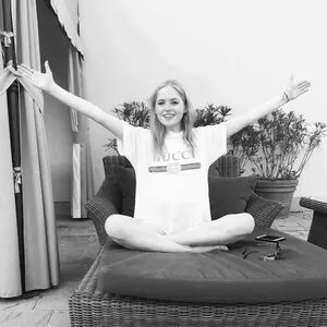 Ellie Bamber OnlyFans Leaked Free Thumbnail Picture - #6rtruaFSx0