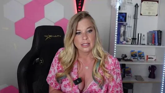 Ellie In Space OnlyFans Leaked Free Thumbnail Picture - #5eYUXQVaeF