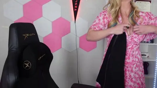 Ellie In Space OnlyFans Leaked Free Thumbnail Picture - #Ad7XGwlBsc