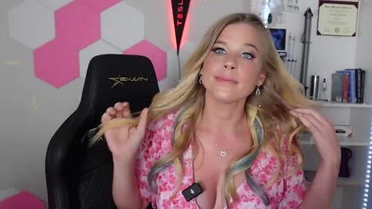 Ellie In Space OnlyFans Leaked Free Thumbnail Picture - #HBeuM0ZK0o