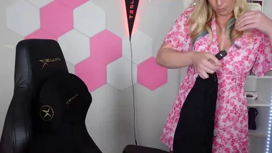 Ellie In Space OnlyFans Leaked Free Thumbnail Picture - #X7C4GoBnyV