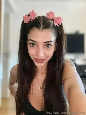 Ellie Kisses OnlyFans Leaked Free Thumbnail Picture - #4lGQ7AKT2l
