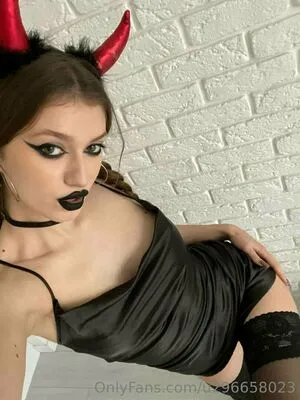 Ellie Noir OnlyFans Leaked Free Thumbnail Picture - #M1db3OVeWV