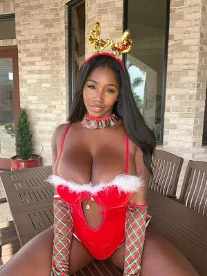Ellie The Empress OnlyFans Leaked Free Thumbnail Picture - #Jx6cBR0BXw