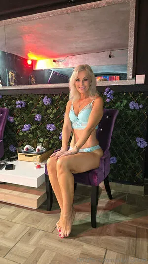 Elliehotwife OnlyFans Leaked Free Thumbnail Picture - #fkIuE3ntnc