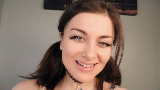 Ellieidolfemdom OnlyFans Leaked Free Thumbnail Picture - #AGEzpl9jEr