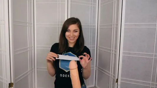 Ellieidolfemdom OnlyFans Leaked Free Thumbnail Picture - #gexgWECUCl