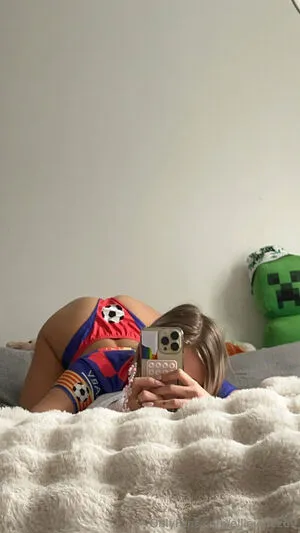 Elliejonez69 OnlyFans Leaked Free Thumbnail Picture - #BEenAko3vb