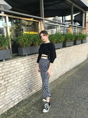 Ellieone OnlyFans Leaked Free Thumbnail Picture - #DnnH2Xt3HV