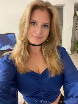 Ellieskleinewelt OnlyFans Leaked Free Thumbnail Picture - #z44u98i542