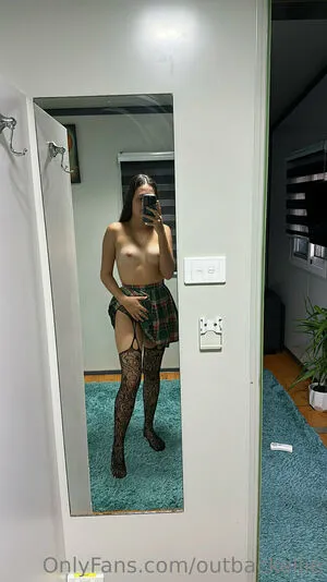 Ellieslifeuncut OnlyFans Leaked Free Thumbnail Picture - #vmANeABYx9