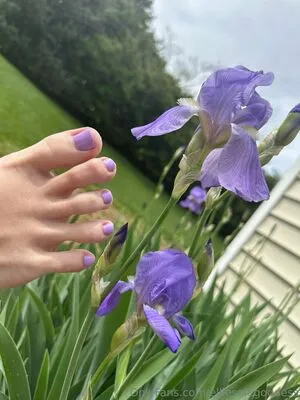 Elliesolegoddess OnlyFans Leaked Free Thumbnail Picture - #B9vBvDy7HK