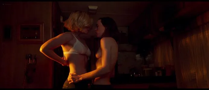 Elliot Page OnlyFans Leaked Free Thumbnail Picture - #MJNYbwbeAj