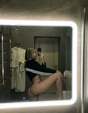 Elllleeee OnlyFans Leaked Free Thumbnail Picture - #2p9Ahpsnpg