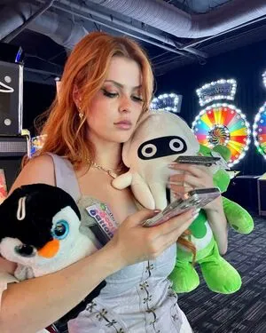 Ellyclutch OnlyFans Leaked Free Thumbnail Picture - #d2q4D08DRo