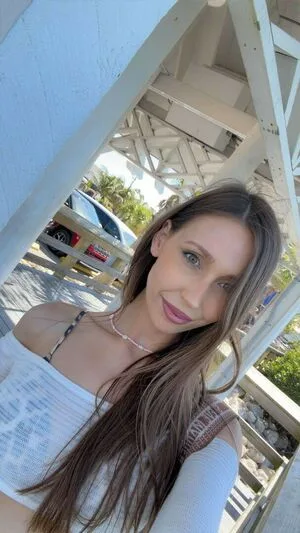 Eloise Head OnlyFans Leaked Free Thumbnail Picture - #4KiHVkxSJm
