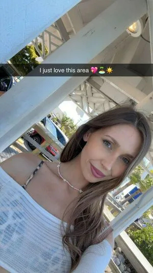 Eloise Head OnlyFans Leaked Free Thumbnail Picture - #GlMsueArrg