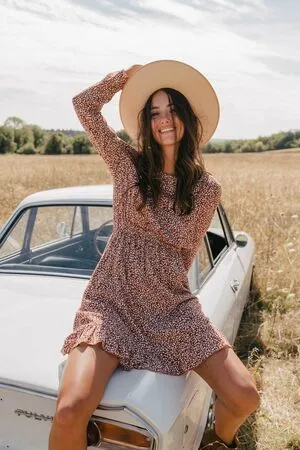 Elsa Couturier OnlyFans Leaked Free Thumbnail Picture - #LyvgTgoWer