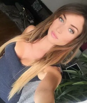 Elsa Esnoult OnlyFans Leaked Free Thumbnail Picture - #xaRVbxswen