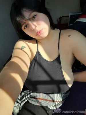Elsafoxxx OnlyFans Leaked Free Thumbnail Picture - #uhsiXg4MDg