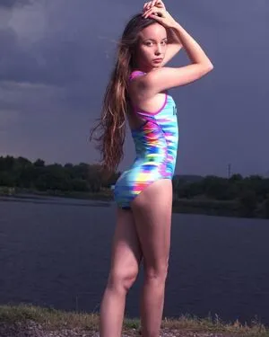 Elsaweiner OnlyFans Leaked Free Thumbnail Picture - #1AD2zxLI3e