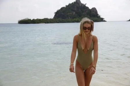 Elyse Knowles OnlyFans Leaked Free Thumbnail Picture - #Rbesuh9xgc