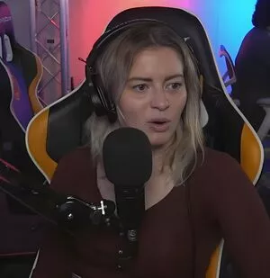 Elyse Willems OnlyFans Leaked Free Thumbnail Picture - #p4CyDiMi8v