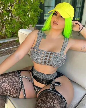 Elyybella OnlyFans Leaked Free Thumbnail Picture - #9w3sll4Eyu