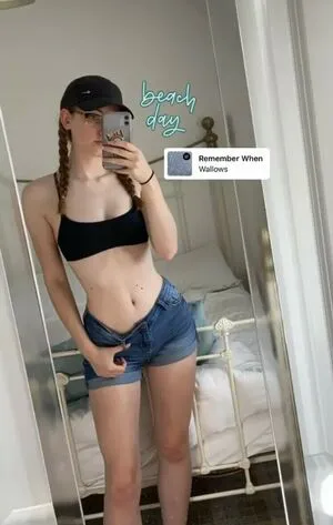 Em Cavell OnlyFans Leaked Free Thumbnail Picture - #3ol8eTH0rM