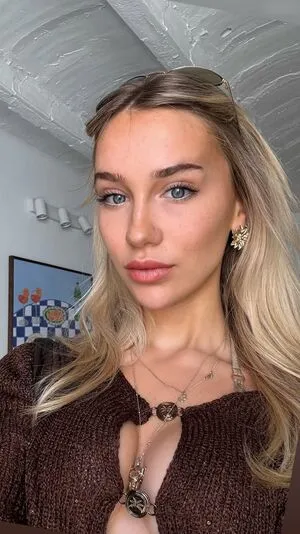 Ema Louise OnlyFans Leaked Free Thumbnail Picture - #koxWnCYerK