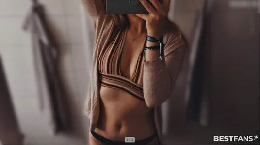 Emaazing OnlyFans Leaked Free Thumbnail Picture - #kN1gGGUxei