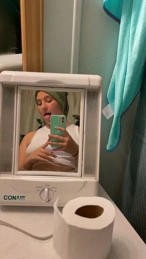 Emahliec01 OnlyFans Leaked Free Thumbnail Picture - #z37TNeuzdr