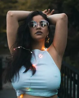 Emalia Genie Safia OnlyFans Leaked Free Thumbnail Picture - #DwtF4dvz11