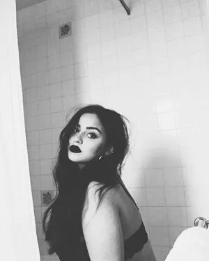 Emalia Genie Safia OnlyFans Leaked Free Thumbnail Picture - #RQytGqHor2