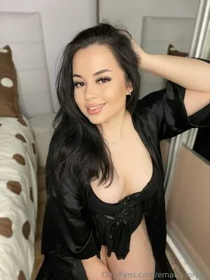 Emalia Lorena OnlyFans Leaked Free Thumbnail Picture - #2QOdtnxrNR