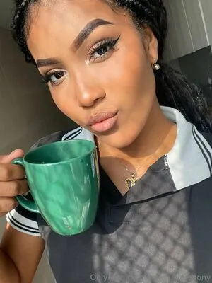 Emanuela Ebony OnlyFans Leaked Free Thumbnail Picture - #DFY9bs5xV4