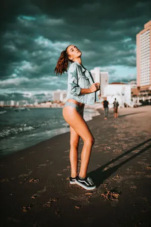 Emanuelle Kadosh OnlyFans Leaked Free Thumbnail Picture - #1BODYteeYw