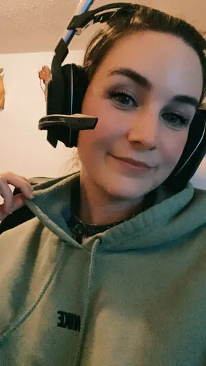 Embertay OnlyFans Leaked Free Thumbnail Picture - #522kigJs8b