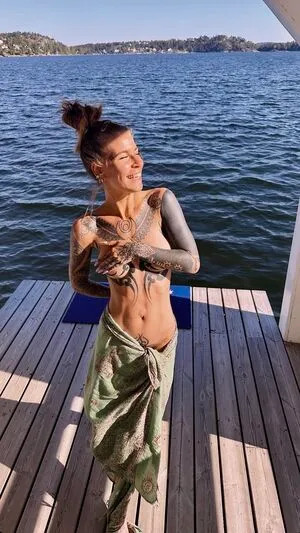 Emblo OnlyFans Leaked Free Thumbnail Picture - #Dc6Bapr4Tz