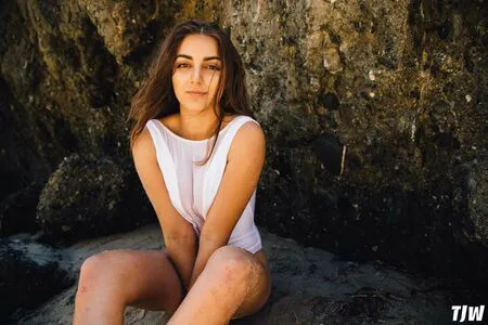 Emelia Hartford OnlyFans Leaked Free Thumbnail Picture - #0xjKI62ksm