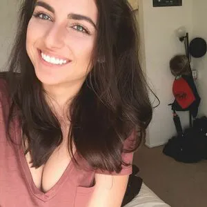 Emelia Hartford OnlyFans Leaked Free Thumbnail Picture - #3qYi2elAde