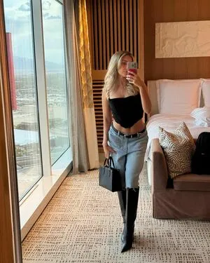 Emelia Hartford OnlyFans Leaked Free Thumbnail Picture - #D7BQiE1nCN