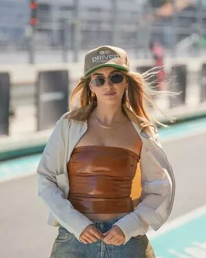 Emelia Hartford OnlyFans Leaked Free Thumbnail Picture - #Q2EEmIedps