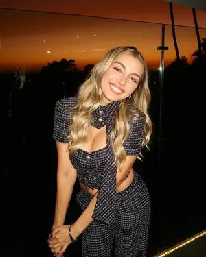 Emelia Hartford OnlyFans Leaked Free Thumbnail Picture - #V1DoQfQNCL